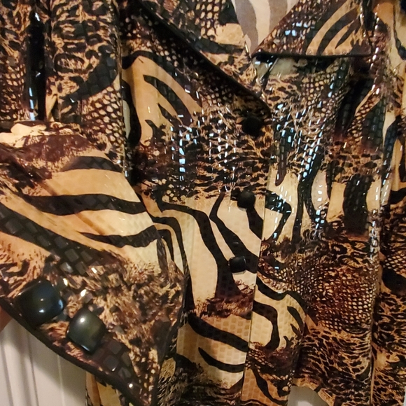 Clothes - Picture 3 of 3